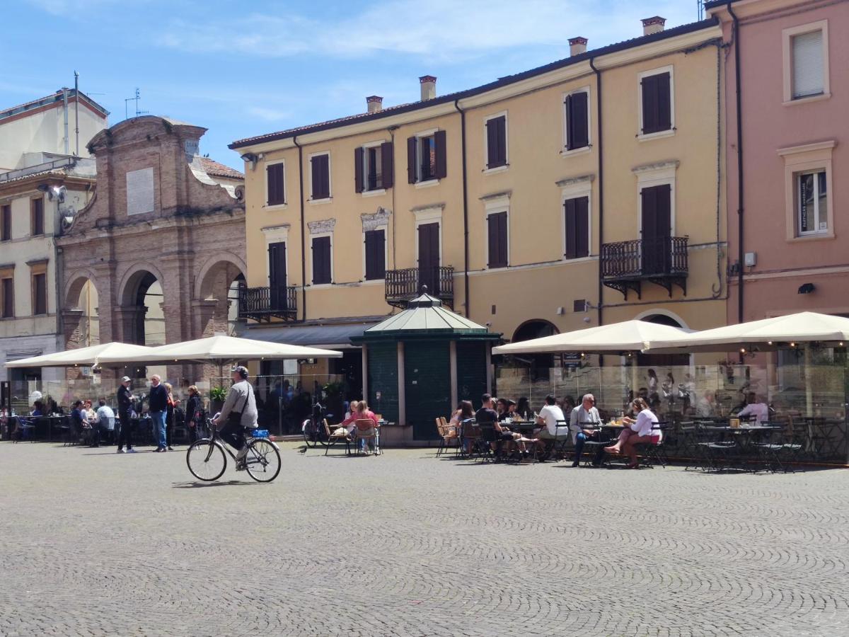 Appartamento In Piazza Cavour Centro Storico 里米尼 外观 照片