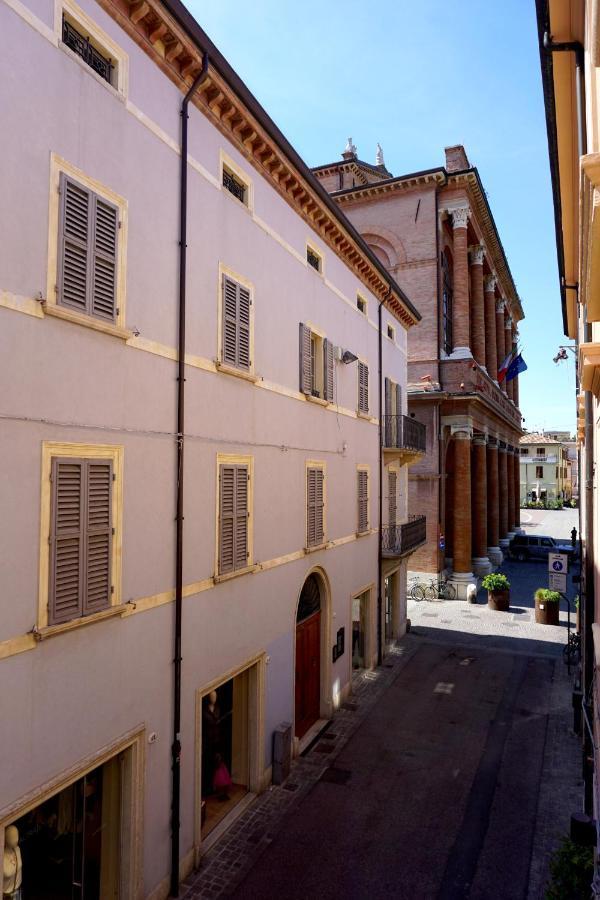 Appartamento In Piazza Cavour Centro Storico 里米尼 外观 照片